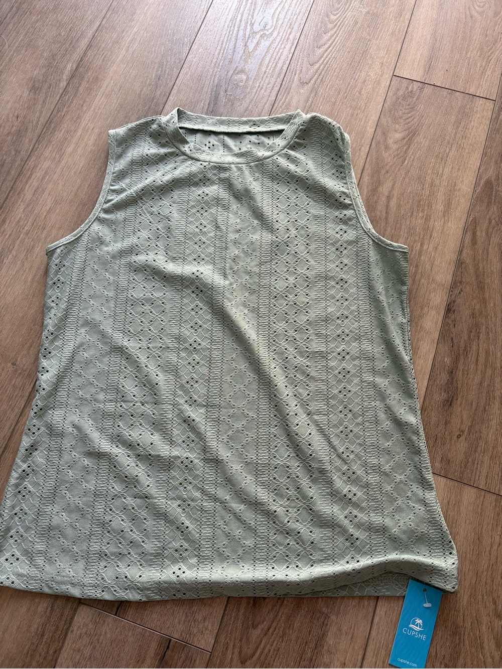 NWT Cupshe Medium Top